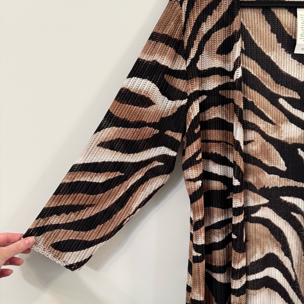 Women’s new Chico's Brown and Black Animal Print drape cardigan sweater - Picture 3 of 6